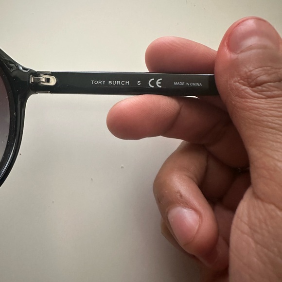 Sunglasses - Picture 4 of 5